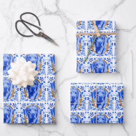 Weimaraner peering thru the letter "O" in Gold ラッピングペーパーシート