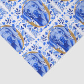 Weimaraner peering thru the letter "O" in Gold 薄葉紙 (詳細)