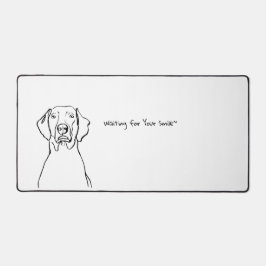 Weimaraner Whispers：カスタマイズ可能な宇宙 デスクマット