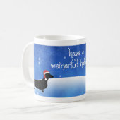 Weinerfulの休日のダックスフントのクリスマスのマグを持って下さい コーヒーマグカップ (正面左)