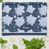Weiße Blüten auf dunklem Hintergrund - キッチンタオル (折り畳み)