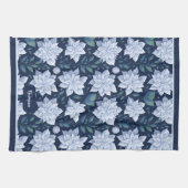Weiße Blüten auf dunklem Hintergrund - キッチンタオル (横)