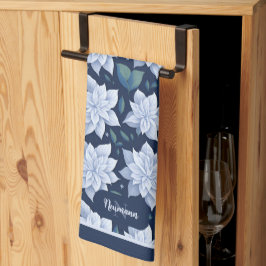 Weiße Blüten auf dunklem Hintergrund - キッチンタオル