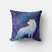 Weißer Wolf im Winter mit magischem Sternenhimmel クッション (正面)