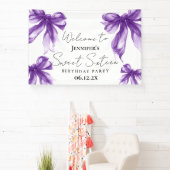 Welcome Purple Bow Coquette Script Sweet 16 横断幕 (インサイチュ)