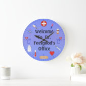 Welcome To Doctor's Office Customizable Clock ラージ壁時計 (ホーム)