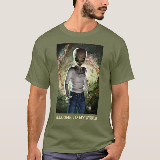 Welcome to my World. Alien in galaxy Tシャツ (正面)