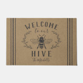 Welcome to Our Hive パーソナライズされた ドアマット (正面)