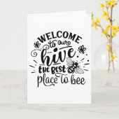 Welcome To Our Hive Funny Bee Spring Summer Easter カード (黄色い花)