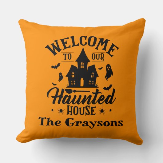 Welcome To Our House Halloween Spooky Decor クッション (正面)