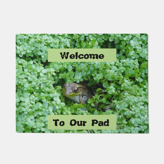 Welcome To Our Pad Green Frog Doormat ドアマット (正面)