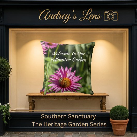 Welcome to our Pollinator Garden Floral クッション