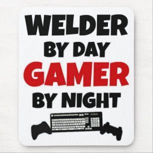 Welder by Day Gamer by Night マウスパッド