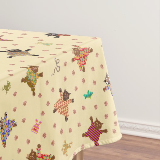 Well Dressed Cats with Funky Plushies テーブルクロス (インサイチュ)