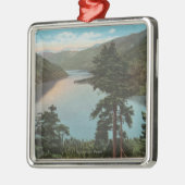 Wenatchee、湖ChelanのWAView メタルオーナメント (左)