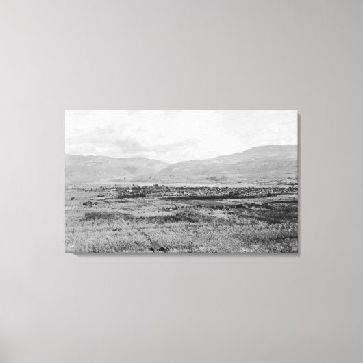 Wenatchee、WAタウンビューとオーチャード写真 キャンバスプリント (正面)