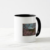 Wenatchee, WAView of Cashmere with Trees マグカップ (正面右)