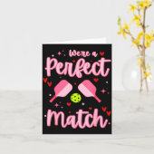 We're A Perfect Match Funny Ckleball Valentines Da カード (黄色い花)