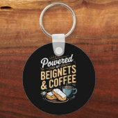 Wered By Beignets And Coffee Funny New Orleans Quo キーホルダー (正面)