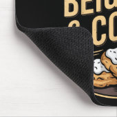 Wered By Beignets And Coffee Funny New Orleans Quo マウスパッド (コーナー)