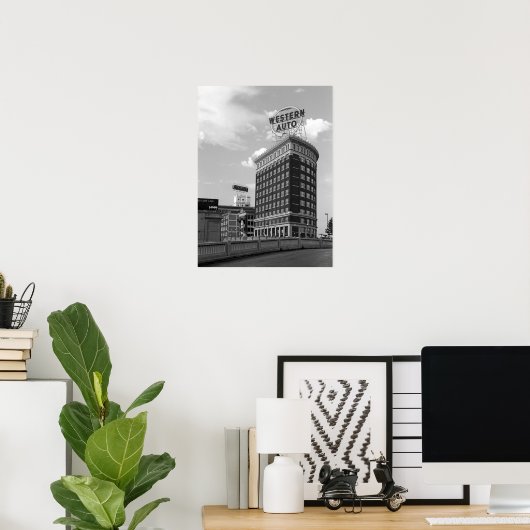 Western Auto Sign Black & White Architecture Photo ポスター (ホームオフィス)