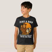 Western Cowboy Bigfoot Just A Dad Who Came Back Wi Tシャツ (正面フル)