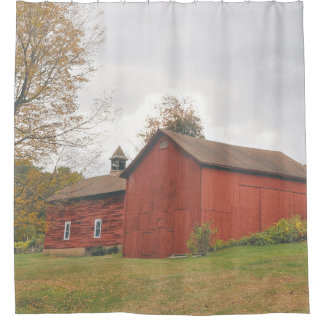 Western Mass Big Red Barn in Autumn Shower Curtain シャワーカーテン