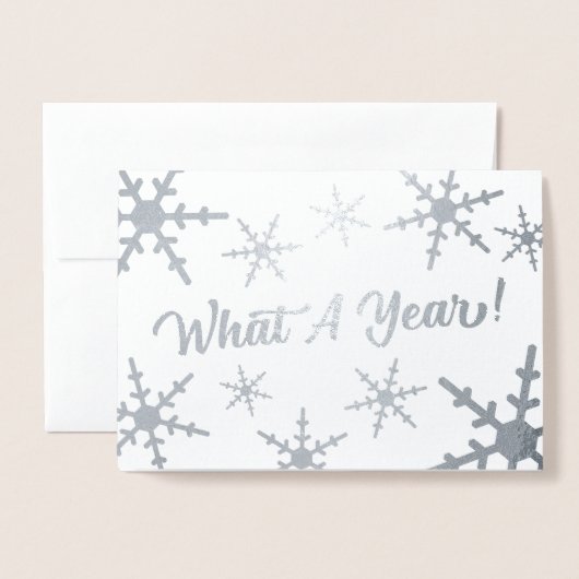 What A Year Silver Snowflaksカスタムフォトホリデー 箔カード (封筒付き正面)