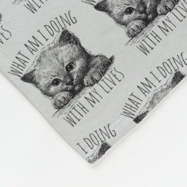 What Am I Doing With My Lives Cute Kitten フリースブランケット