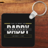 WHAT AN AWESOME DAD LOOKS LIKE  キーホルダー (裏面)