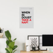 WHEN IN DOUBT, TAKE A NAP – Cozy Wall Art ポスター (ホームオフィス)