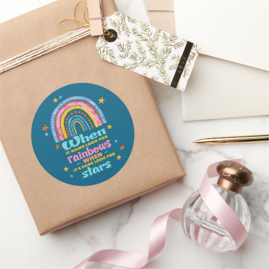 When It Rains Look For Rainbows ラウンドシール (ギフト)