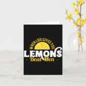When Life Gives You Lemons Beat Men Funny Sarcasm  カード (黄色い花)