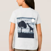 When the Moon Whispers to the Giraffe トライブレンドＴシャツ (裏面)