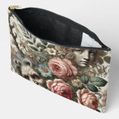 Where Baroque Fangs Find Homes – Gothic Portrait アクセサリーポーチ (見開き)