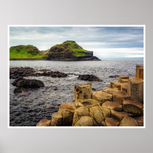 Where Fire Meets Folklore: The Giant's Causeway ポスター (正面)