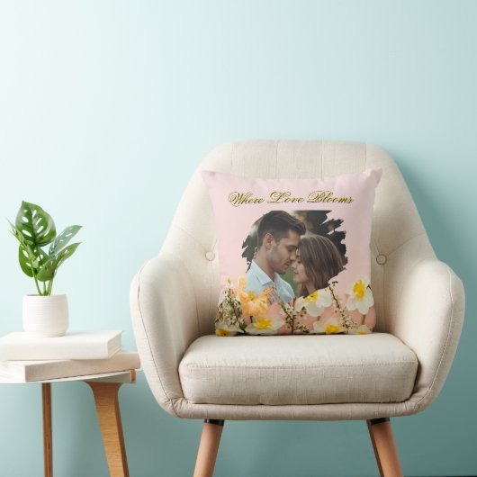 Where Love Blooms Pillow | Spring Romance Throw  クッション (椅子)