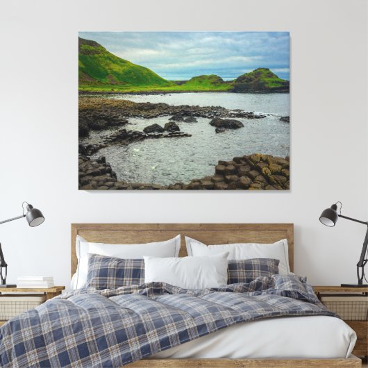 Where Stone Meets Legend キャンバスプリント (インサイチュ (寝室))