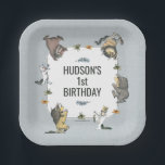 Where the Wild Things Are Character Birthday ペーパープレート<br><div class="desc">Set the tone for an unforgettable celebration with these customizable "Where the Wild Things Are" character birthday plates. Featuring Max in his iconic crown and the Wild Things in a playful scene, this design captures the whimsical and adventurous spirit of the beloved story. Personalize with your child's name to create...</div>
