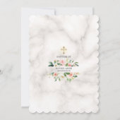  whimsicalなバラ色の花の十字架 女の子の洗礼 招待状 (裏面)