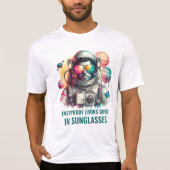Whimsical Astronaut in Sunglasses – Space Tシャツ (正面)
