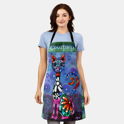 Whimsical Big-Eyed Funky Kitty Cat Personalized エプロン (着用した状態)