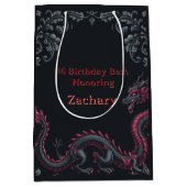 Whimsical Black Red Dragon Damask Sweet 16 Bash ミディアムペーパーバッグ (正面)