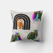 Whimsical Boho Owl & Tropical Monstera Leaf クッション (裏面)