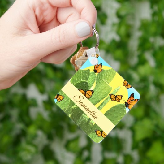 Whimsical Cactus And Butterflies キーホルダー (手)