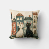 Whimsical Cats Throw Pillow クッション (正面)