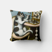WHIMSICAL CHESS LOVER PILLOW| THE CAT CHESS PLAYER クッション (正面)