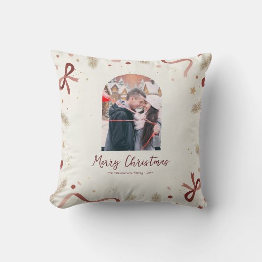 Whimsical Christmas Pillow – Minimal Festive Desig クッション (正面)