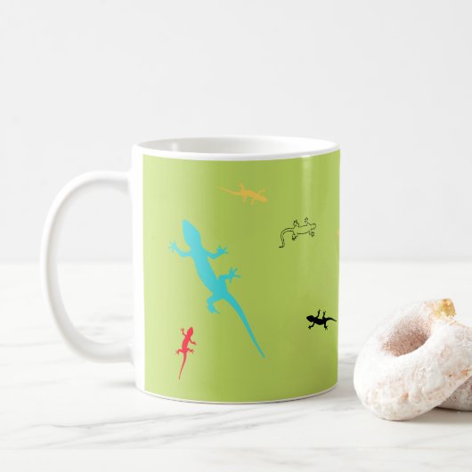 Whimsical Colorful Lizards Green Coffee Cup コーヒーマグカップ (ドーナツ)