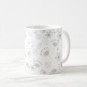 Whimsical Cute Floral and Bird Pattern on White コーヒーマグカップ (正面右)